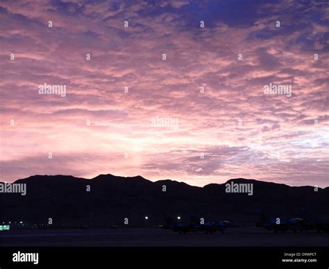 Blue pink sunset hi-res stock photography and images - Alamy