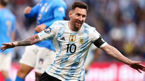 How old is Lionel Messi? Argentina and PSG star age, career, trophi...