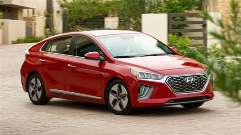 2021 Hyundai Ioniq Review | Kelley Blue Book