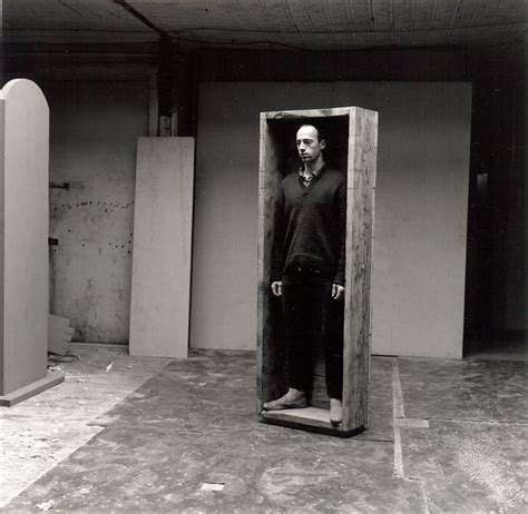 Robert Morris, Sculptor and Writer Who Helped Define Postwar Art, Dies at 87