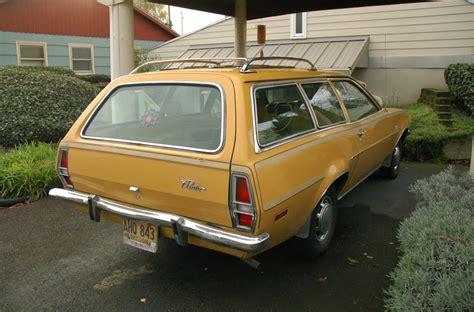 OLD PARKED CARS.: 1972 Ford Pinto 2-Door Wagon.