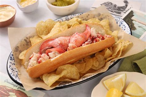 Fresh Maine Lobster Roll, Hand-Picked Lobster Meat from Pine Tree Seafood