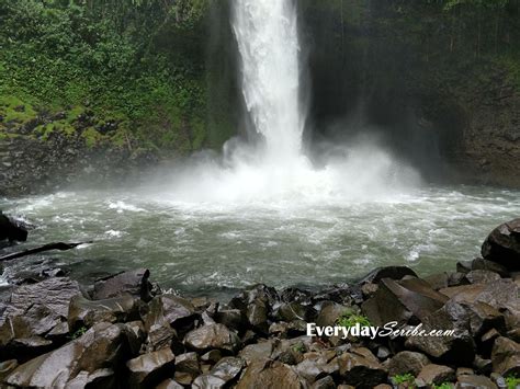 Visiting La Fortuna Waterfall - EverydayScribe