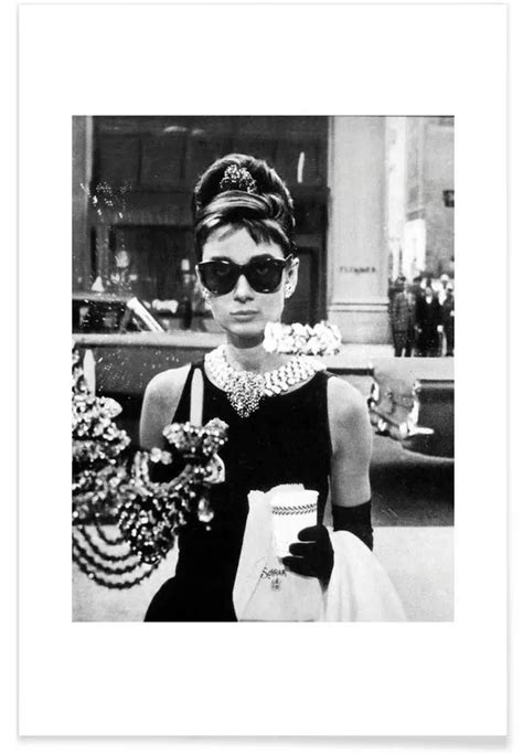 Audrey Hepburn in Frühstück bei Tiffanys, 1961-Fotografie Poster | JUNIQE Audrey Hepburn Poster ...