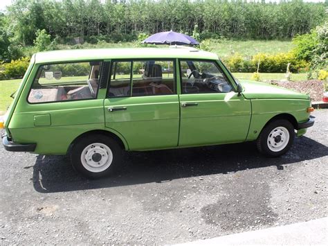 File:Green car in Ireland.jpg - Wikimedia Commons