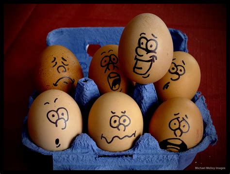 Wallpaper : eggs, red, blue, drawn, 7, April, funny, faces, expressions ...