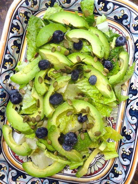 Scrumpdillyicious: Avocado, Blueberry & Pumpkin Seed Salad