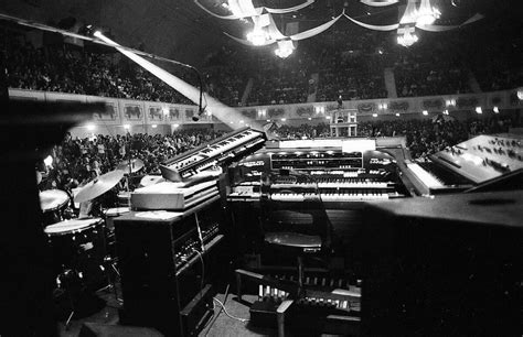 Long-lost photos capture legendary S.F. 'Last Waltz' concert from 40 ...