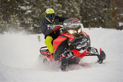 SUPERTRAXMAG.COM - 2020 SKI-DOO EXPEDITION XTREME