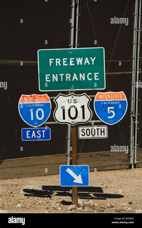 Freeway sign hi-res stock photography and images - Alamy