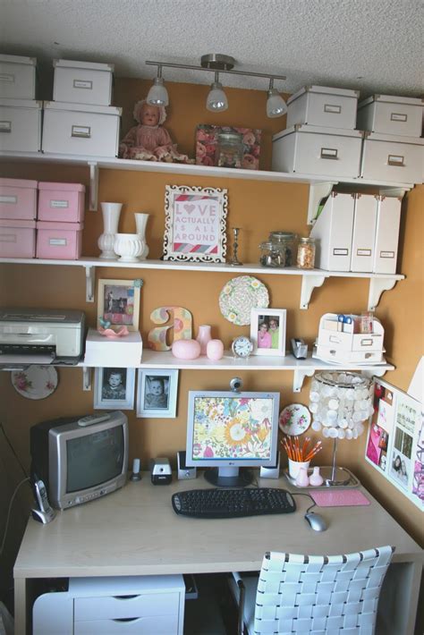 * Remodelaholic *: Personal Office / Crafting Nook