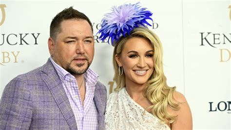 Country Stars Call Out Jason Aldean's Wife for Transphobic Instagram Video