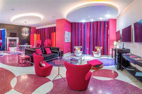 10 Hotel and Event Venue Suites With a Theme | Hotels for kids, Themed hotel rooms, Vegas hotel ...