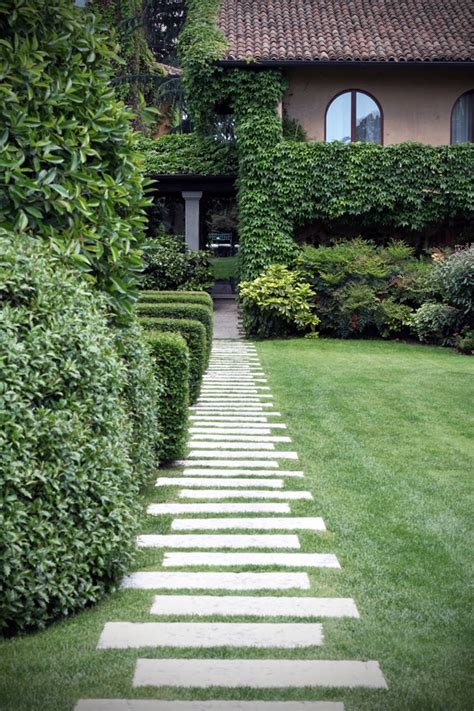 Garden Photo of the Day - Simple, Elegant Paver Walk