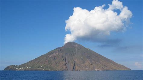 Video: Volcanoes | Watch Science Trek Online | Idaho Public Television ...