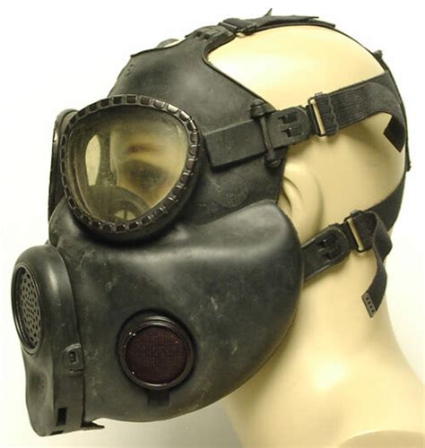 Gas Mask - U.S. Armed Forces M17 Standard (W/ Drinking Tube) - Hero Outdoors