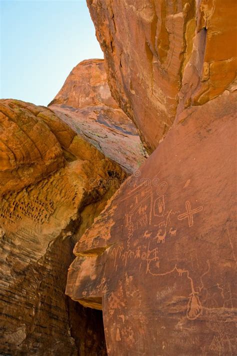 Valley of Fire petroglyphs stock photo. Image of engravings - 6669740