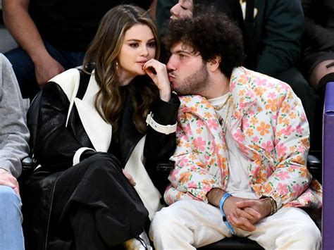 Selena Gomez, Benny Blanco Pack On The PDA At Lakers Game