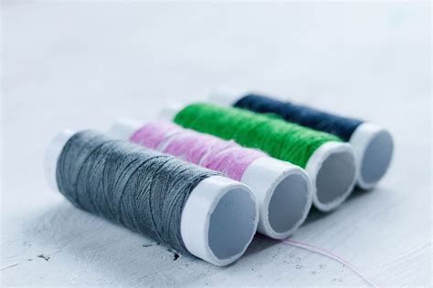 Colorful sewing thread - Creative Commons Bilder