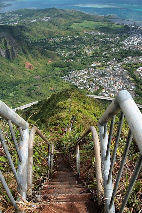 The Haiku Stairs: Hawaii’s Forbidden Stairway to Heaven ~ Kuriositas