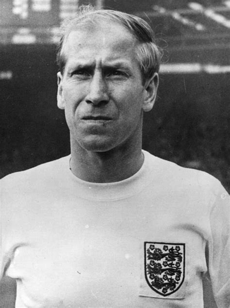 England football great Bobby Charlton diagnosed with dementia | 7NEWS