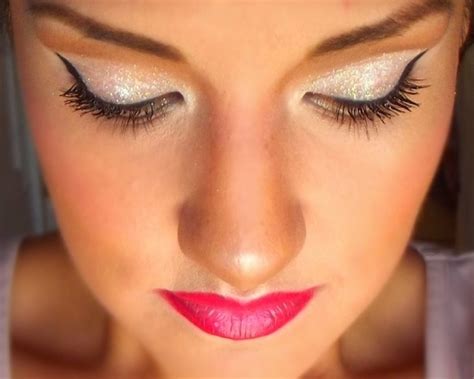 Holiday Makeup Looks - Hottest Makeup Trends this Holiday Season, Holiday Make Up Tips