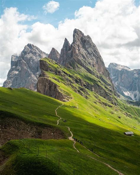 Seceda Ridgeline Hike in the Dolomites - Hungariandreamers