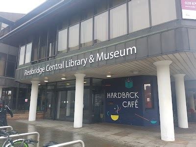 Redbridge Central Library and Museum (Library) - England