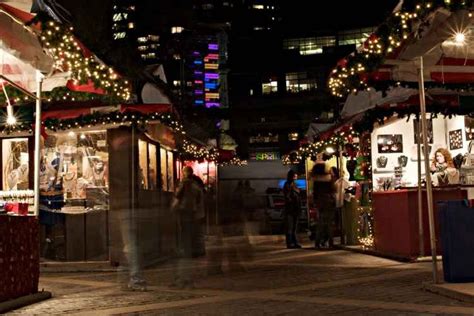 Union Square Holiday Market | Union square holiday market, Holiday market, Nyc holidays