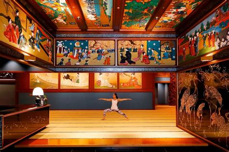 Hotel Gajoen Tokyo: Take Yoga Classes While Admiring Japanese Art