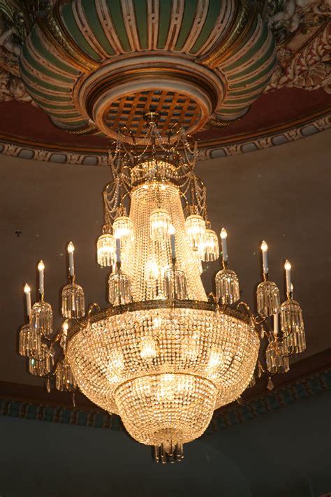 File:Imperial Theatre chandelier.jpg - Wikipedia