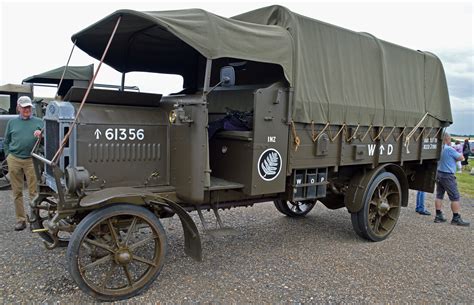 WW1 Military Lorry Old Trucks, Cars Trucks, Vintage Cars, Antique Cars, Ww1 Tanks, Army Vehicles ...