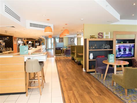 Hotels near Slough Train Station | Holiday Inn Slough - Windsor