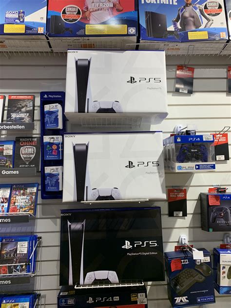 PS5 Box in Gamestop Austria 🇦🇹 : PS5