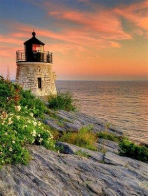 Castle Hill Lighthouse on Narragansett Bay in Newport, Rhode Island | Lighthouse pictures ...