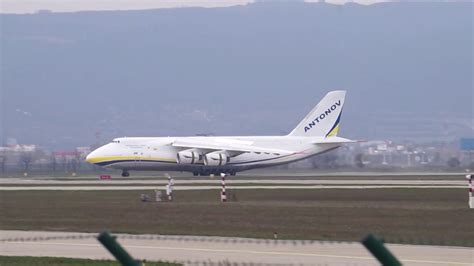 Antonov AN-124 landing - YouTube