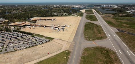 Breeze Airways holds grand opening and begins service from Norfolk ...