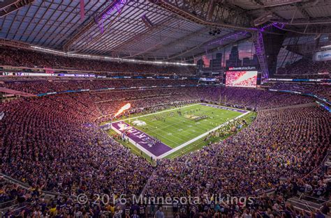 First Official Minnesota Vikings Game at U.S. Bank Stadium, September ...