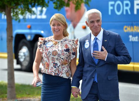 Florida governor race: Charlie Crist launches final push vs. DeSantis