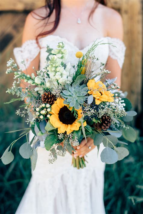 20 Succulent Wedding Bouquets Perfect for the Boho Bride | Martha ...