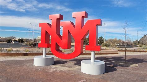 UNM unveils campus gateway at Central and Girard: UNM Newsroom