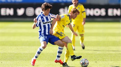 Loan watch: Facundo Pellistri impresses for Alaves against Cadiz ...