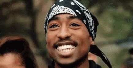 Tupac GIF - Tupac Shakur Cigar Smile - Descubre y comparte GIF