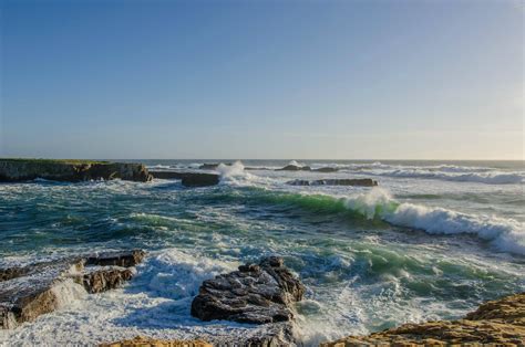 Waves Crashing On the Northern California Coastline. (4928x3264)[OC] : r/EarthPorn