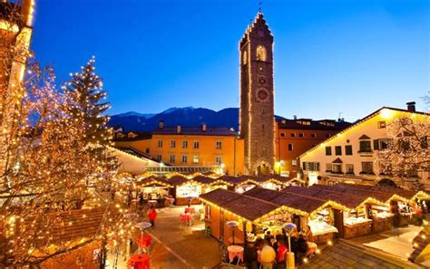 Wonderful Italian Christmas Markets... | Beautiful villages, Breathtaking views, Italy