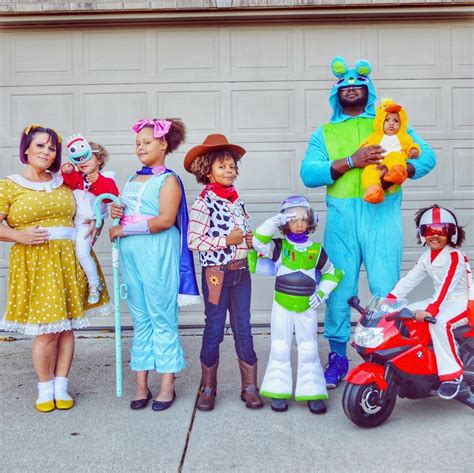 Toy Story Family Costume for 8 People