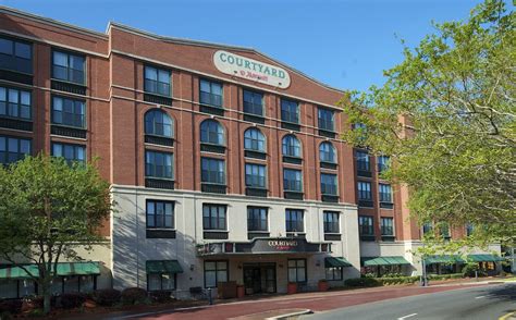 Courtyard by Marriott Savannah Downtown/Historic District in Savannah | Best Rates & Deals on Orbitz