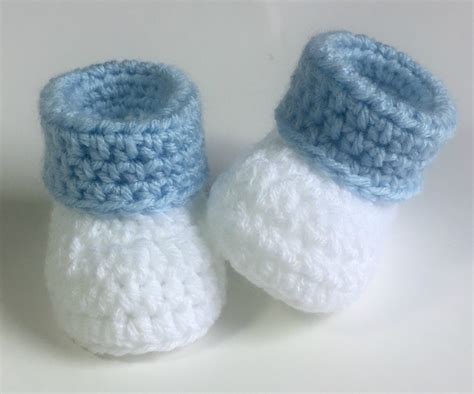 Cuffed Baby Booties Crochet Pattern - Aunt B's Loops & Stitches