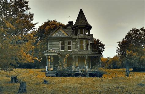 10 Terrifying Texas Homes | The Arrangement