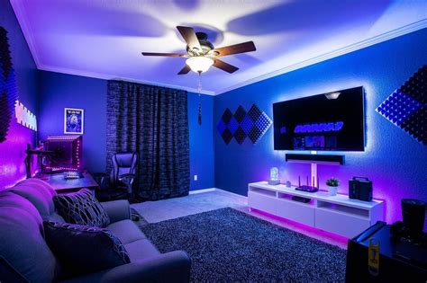 Pin by Raven Wyatt on AZ Living in 2020 | Bedroom setup, Chill room, Game room decor